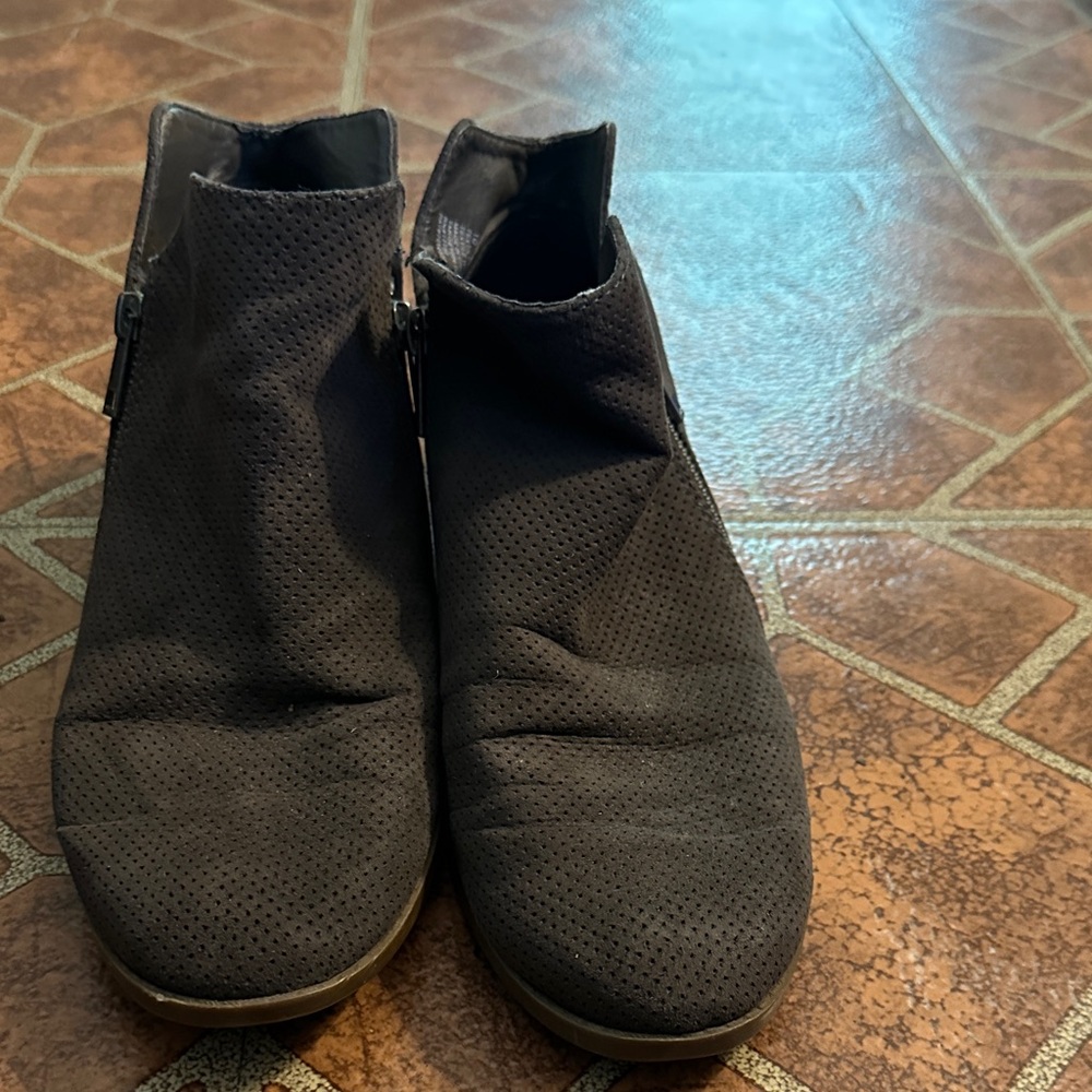 Universal Thread Perforated Ankle Booties